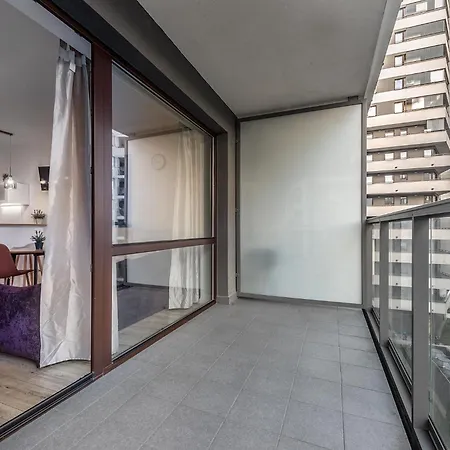 Comfy Studio. Center.