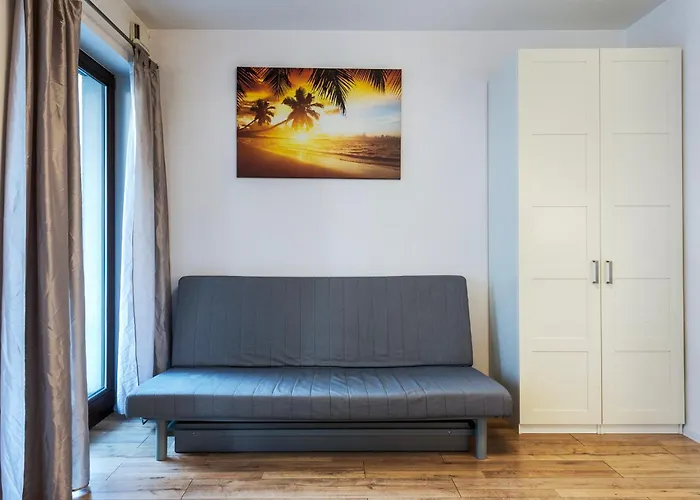 Comfy Studio. Center.